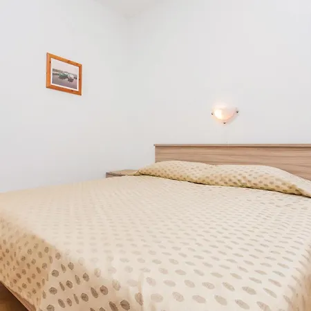 1 Bedroom Stunning In